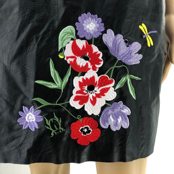 H&M Size US 10 Black Faux Leather Floral Embroidered Mini Raw Hem Biker Skirt - Picture 5 of 7